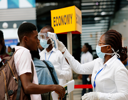 corona will end after 60 days and omicron will be last variant says expert from Denmark | कोरोना येत्या दोन महिन्यांत संपेल, ओमायक्रॉन असेल शेवटचा व्हेरिअंट! डेन्मार्कच्या तज्ज्ञाचा दावा corona will end after 60 days and omicron will be last variant says expert from Denmark | कोरोना येत्या दोन महिन्यांत संपेल, ओमायक्रॉन असेल शेवटचा व्हेरिअंट! डेन्मार्कच्या तज्ज्ञाचा दावा