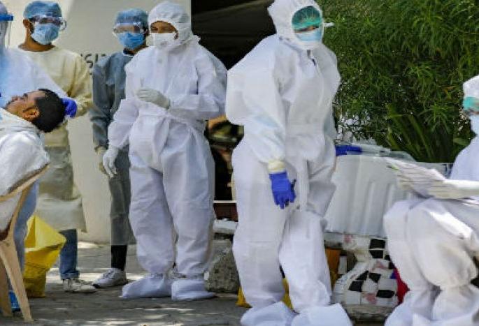 Coronavirus Maharashtra Coronavirus highest death toll in the state since October 6 new 24948 new cases reported in 24 hrs | Coronavirus Maharashtra : राज्यात ६ ऑक्टोबरनंतर कोरोनामुळे सर्वाधिक मृत्यू, एकूण २४,९४८ नव्या रुग्णांची नोंद  Coronavirus Maharashtra Coronavirus highest death toll in the state since October 6 new 24948 new cases reported in 24 hrs | Coronavirus Maharashtra : राज्यात ६ ऑक्टोबरनंतर कोरोनामुळे सर्वाधिक मृत्यू, एकूण २४,९४८ नव्या रुग्णांची नोंद