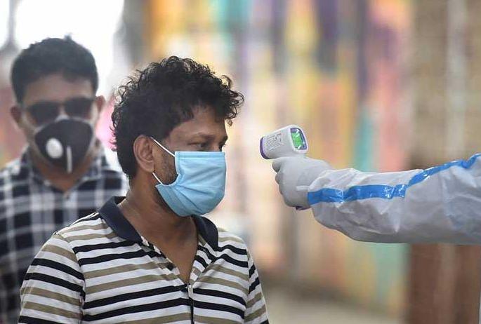 CoronaVirus: House-to-house testing in Akola city | CoronaVirus : अकोला शहरात घरोघरी तपासणी CoronaVirus: House-to-house testing in Akola city | CoronaVirus : अकोला शहरात घरोघरी तपासणी
