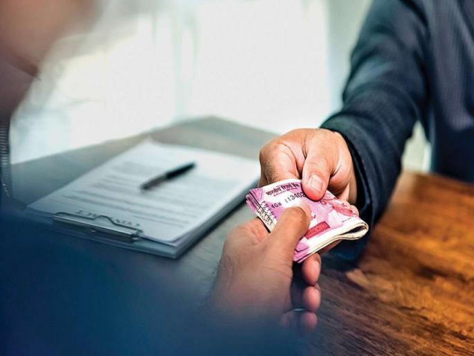 Special auditor of a co-operative society caught taking bribe of Rs 30,000 | सहकारी संस्थेतील विशेष लेखापरीक्षक ३० हजारांची लाच घेताना जाळयात 