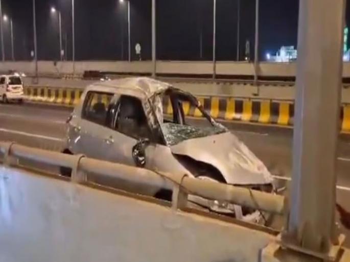 Coastal Road accident due to loss of control of car; College girl dies, one injured | कारवरील नियंत्रण सुटल्याने कोस्टल रोडवर अपघात; कॉलेज युवतीचा मृत्यू तर एक जखमी Coastal Road accident due to loss of control of car; College girl dies, one injured | कारवरील नियंत्रण सुटल्याने कोस्टल रोडवर अपघात; कॉलेज युवतीचा मृत्यू तर एक जखमी