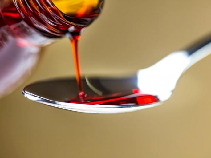 Cough syrup, whether for children or adults, will not be available without a doctor's note. | कफ सिरप छोट्यांचे असो की मोठ्यांचे, डॉक्टरांच्या चिठ्ठीविना नाही मिळणार Cough syrup, whether for children or adults, will not be available without a doctor's note. | कफ सिरप छोट्यांचे असो की मोठ्यांचे, डॉक्टरांच्या चिठ्ठीविना नाही मिळणार