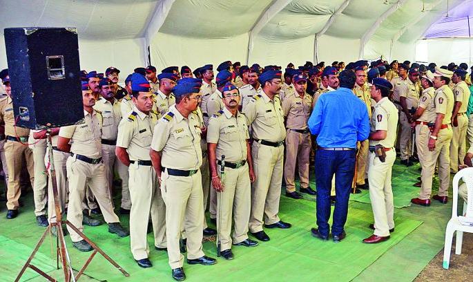 Maharashtra Assembly Election 2019 : 2500 police deployed for counting in Nagpur | Maharashtra Assembly Election 2019 : नागपुरात मतमोजणीसाठी २५०० पोलीस तैनात Maharashtra Assembly Election 2019 : 2500 police deployed for counting in Nagpur | Maharashtra Assembly Election 2019 : नागपुरात मतमोजणीसाठी २५०० पोलीस तैनात