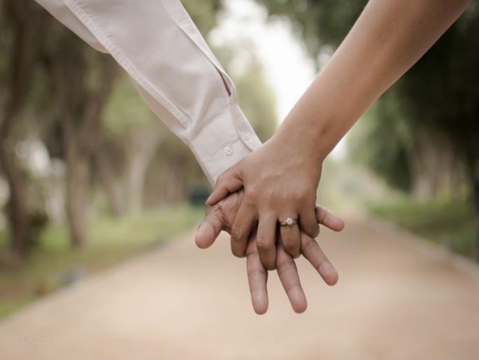 The lovers ended their lives by hanging themselves from the same rope; Incidents in Wagholi | एकाच ओढणीला गळफास घेऊन प्रेमीयुगुलाने संपवलं जीवन; वाघोलीतील घटना The lovers ended their lives by hanging themselves from the same rope; Incidents in Wagholi | एकाच ओढणीला गळफास घेऊन प्रेमीयुगुलाने संपवलं जीवन; वाघोलीतील घटना