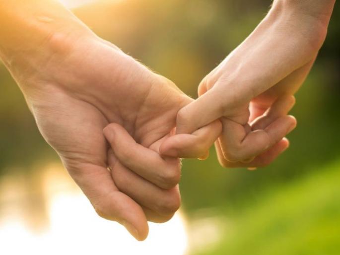 Divorced couples reunite because of a newborn cute girl | नवजात गोंडस मुलीमुळे घटस्फोट घेतलेले दांपत्य पुन्हा एकत्र Divorced couples reunite because of a newborn cute girl | नवजात गोंडस मुलीमुळे घटस्फोट घेतलेले दांपत्य पुन्हा एकत्र