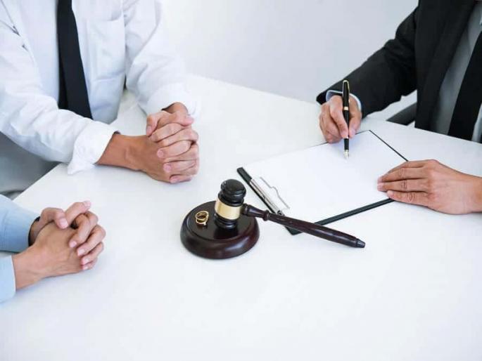 Alimony cannot be denied husband order to court | डोक्यावर कर्जाचा डोंगर म्हणून पोटगी नाकारता येणार नाही; पतीला न्यायालयाचा दणका Alimony cannot be denied husband order to court | डोक्यावर कर्जाचा डोंगर म्हणून पोटगी नाकारता येणार नाही; पतीला न्यायालयाचा दणका