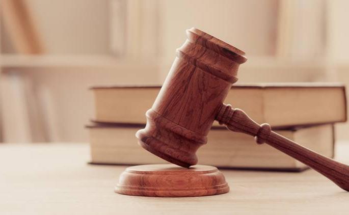 Pressure trends based on sexual harassment complaints | तक्रार मागे घेण्यासाठी लैंगिक छळाच्या तक्रारीआधारे दबावाचा कल