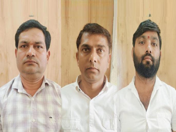 Three sentenced for assaulting the headmaster out of anger for telling him not to park vehicles in the school in sangli | Sangli : मुख्याध्यापकास मारहाण, तडसरच्या तिघांना एक वर्षे सक्तमजुरी व दंडाची शिक्षा Three sentenced for assaulting the headmaster out of anger for telling him not to park vehicles in the school in sangli | Sangli : मुख्याध्यापकास मारहाण, तडसरच्या तिघांना एक वर्षे सक्तमजुरी व दंडाची शिक्षा