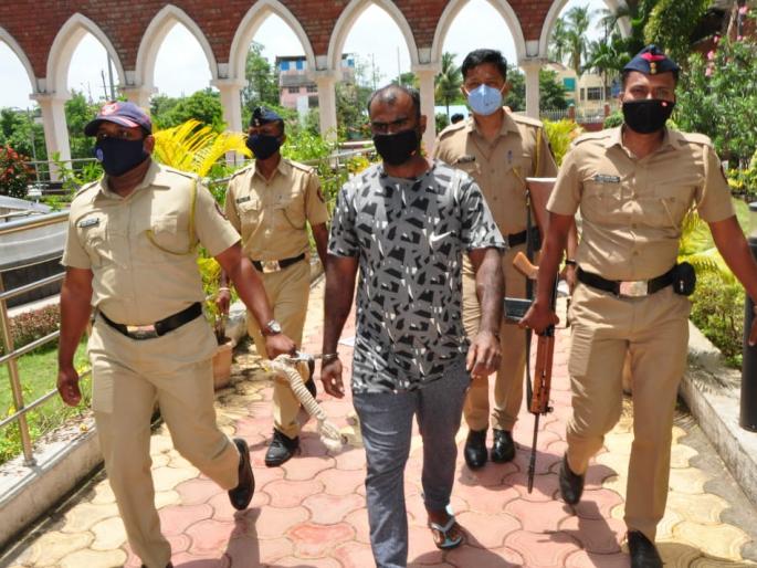 Murder of a person who mutilates his mother's body | खून करून आईच्या शरीराचे तुकडे करणाऱ्यास फाशीची शिक्षा Murder of a person who mutilates his mother's body | खून करून आईच्या शरीराचे तुकडे करणाऱ्यास फाशीची शिक्षा