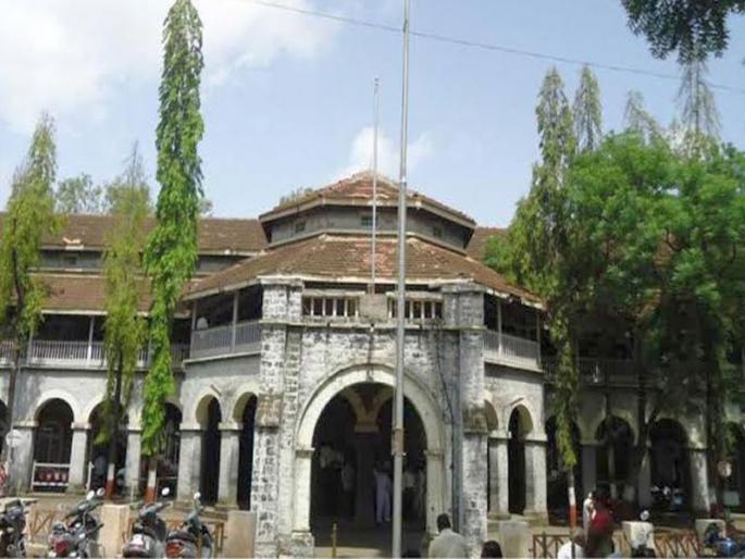Within 5 days, the court made a verdict on the violator. | ...अवघ्या २० दिवसांतच न्यायालयाने केला विनयभंग करणाऱ्याचा ‘फैसला’ Within 5 days, the court made a verdict on the violator. | ...अवघ्या २० दिवसांतच न्यायालयाने केला विनयभंग करणाऱ्याचा ‘फैसला’