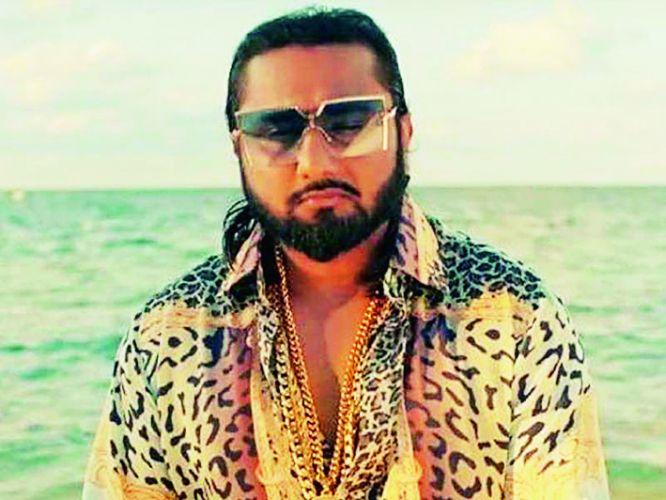 Nagpur Sessions Court: Honeysing ordered to appear in person | नागपूर  सत्र न्यायालय : हनीसिंगला व्यक्तिश: हजर होण्याचा आदेश  Nagpur Sessions Court: Honeysing ordered to appear in person | नागपूर  सत्र न्यायालय : हनीसिंगला व्यक्तिश: हजर होण्याचा आदेश