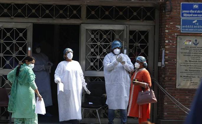 In the state, 12,326 patients are free from covid in a day | राज्यात दिवसभरात १२,३२६ रुग्ण कोविडमुक्त In the state, 12,326 patients are free from covid in a day | राज्यात दिवसभरात १२,३२६ रुग्ण कोविडमुक्त