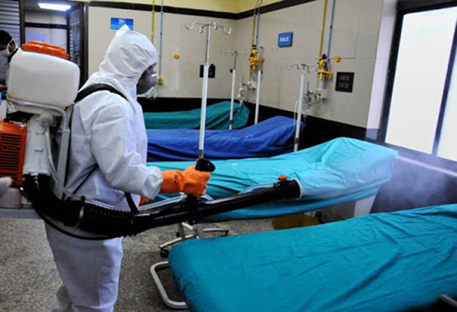 Six corona-infected patients found in the district during the day, including a woman who came to Talehippar from Navi Mumbai | नवी मुंबईहून तळेहिप्परग्यात आलेल्या महिलेसह जिल्ह्यात दिवसभरात आढळले सहा कोरोना बाधित रूग्ण Six corona-infected patients found in the district during the day, including a woman who came to Talehippar from Navi Mumbai | नवी मुंबईहून तळेहिप्परग्यात आलेल्या महिलेसह जिल्ह्यात दिवसभरात आढळले सहा कोरोना बाधित रूग्ण