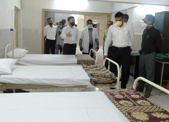 Why admission is not done in Corporation's Covid Care Center? | मनपाच्या कोविड केअर सेंटरमध्ये भरती का केले जात नाही ? Why admission is not done in Corporation's Covid Care Center? | मनपाच्या कोविड केअर सेंटरमध्ये भरती का केले जात नाही ?