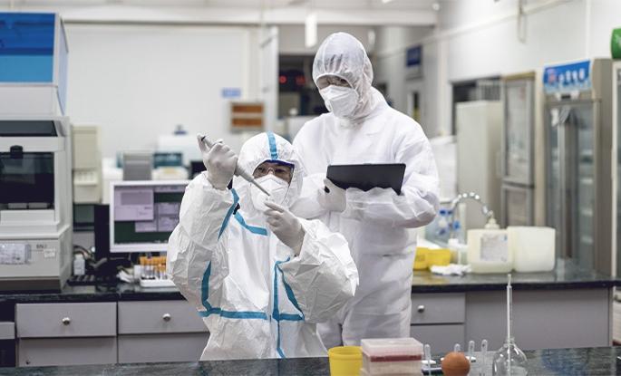 Positive! Doctors also provide services in rural areas during the Corona period | सकारात्मक! कोरोनाकाळात ग्रामीण भागातही डॉक्टर देताहेत सेवा