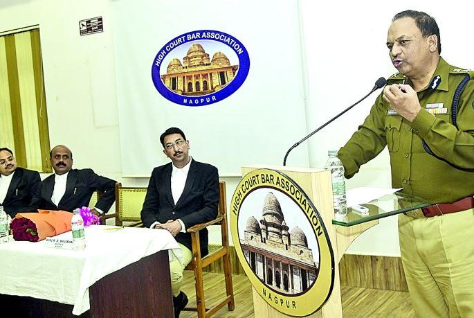 Crime investigation lacuna due work load : Bhushan Kumar Upadhyay | कामाच्या ताणामुळे गुन्ह्यांचा तपासात त्रुटी राहतात : भूषणकुमार उपाध्याय यांची खंत