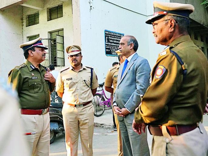Commissioner of Police took security review of Nayamandir primises | पोलीस आयुक्तांनी घेतला न्यायमंदिर परिसराचा सुरक्षा आढावा Commissioner of Police took security review of Nayamandir primises | पोलीस आयुक्तांनी घेतला न्यायमंदिर परिसराचा सुरक्षा आढावा