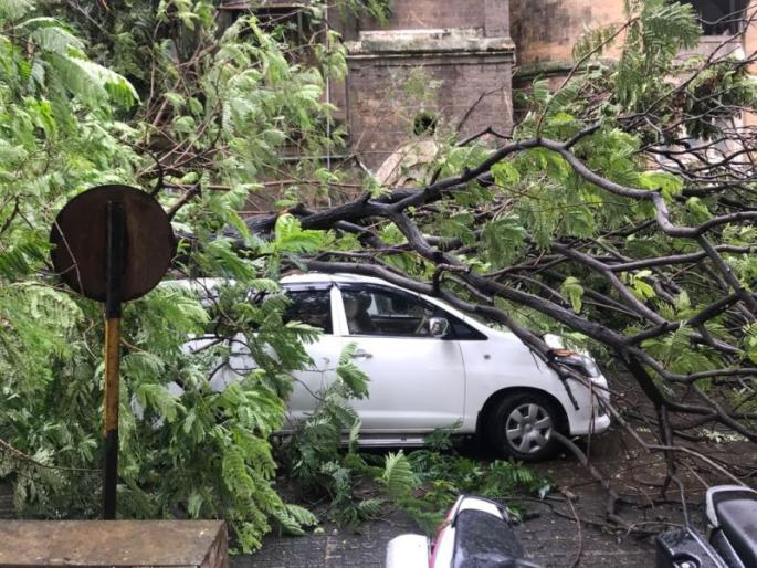 Child survivors ... Luckily two senior police officers have read | बाल बाल बचे...सुदैवाने वाचले दोन वरिष्ठ पोलीस अधिकारी Child survivors ... Luckily two senior police officers have read | बाल बाल बचे...सुदैवाने वाचले दोन वरिष्ठ पोलीस अधिकारी