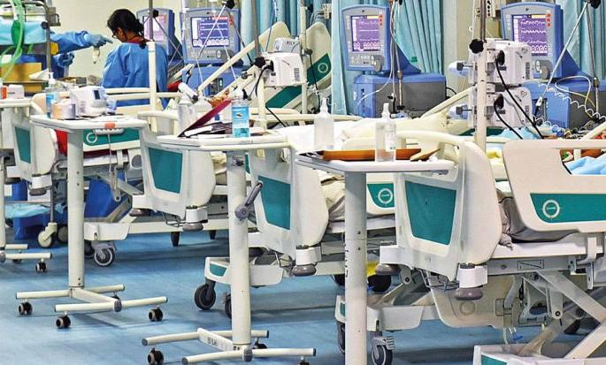 Corona: As the number of patients increases, so does the number of beds | कोरोना : रुग्णसंख्या वाढताच खाटांच्या संख्येतही वाढ Corona: As the number of patients increases, so does the number of beds | कोरोना : रुग्णसंख्या वाढताच खाटांच्या संख्येतही वाढ