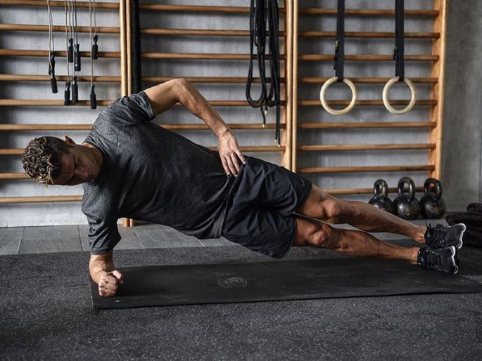 Cristiano Ronaldo's fitness Tips; Exercise for 3-4 hours and eat 6 times a day | ख्रिस्तियानो रोनाल्डोचा फिटनेस फंडा; 3-4 तास व्यायाम करा अन् दिवसातून 6 वेळा खा! Cristiano Ronaldo's fitness Tips; Exercise for 3-4 hours and eat 6 times a day | ख्रिस्तियानो रोनाल्डोचा फिटनेस फंडा; 3-4 तास व्यायाम करा अन् दिवसातून 6 वेळा खा!