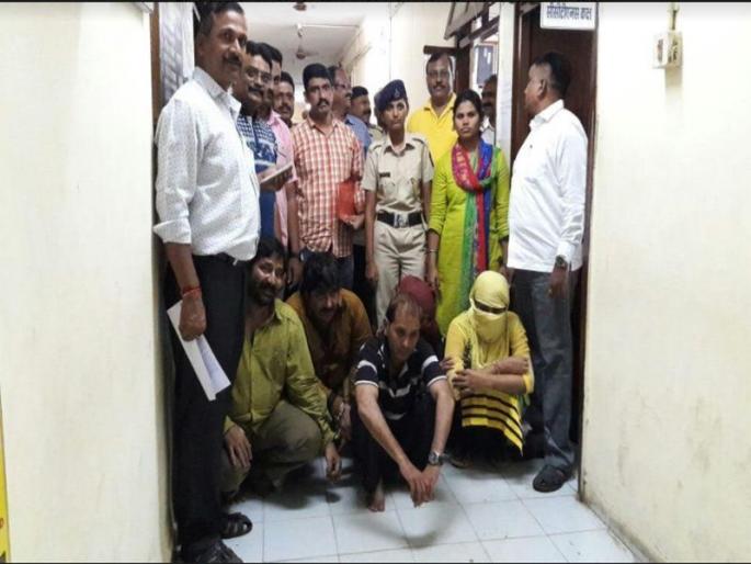 Interstate gang that sells prostitutes for prostitution business by kidnapping small girls | लहान मुलींचे अपहरण करून वेश्या व्यवसायासाठी विक्री करणारी आंतरराज्य टोळी Interstate gang that sells prostitutes for prostitution business by kidnapping small girls | लहान मुलींचे अपहरण करून वेश्या व्यवसायासाठी विक्री करणारी आंतरराज्य टोळी