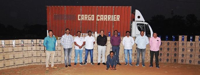 Goa made liquor worth Rs 13 lakh seized in Kolhapur | कोल्हापुरमध्ये १३ लाख किंमतीचा गोवा बनावटीचा मद्यसाठा जप्त