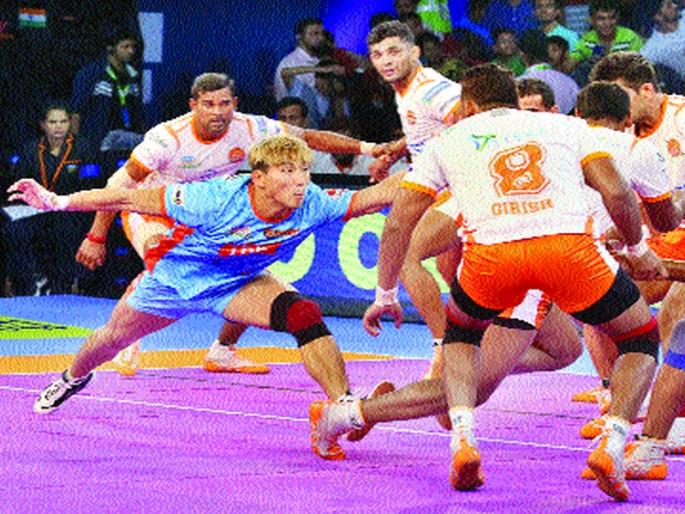 Puneer felicitated Bengal's Fadasha | पुणेकरांनी पाडला बंगालचा फडशा