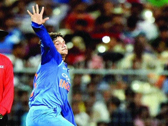 Dhoni's magic behind the hat-trick ..., contributed significantly in India's victory | हॅट्ट्रीकमागे धोनी मॅजिक..., भारताच्या विजयात मोलाचे योगदान