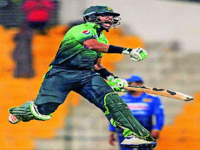  Pakistan beat Sri Lanka by a huge margin, Iman ul Haq debut century | पाकिस्तानची श्रीलंकेवर दणदणीत मात, इमान उल हकचे पदार्पणातच शतक