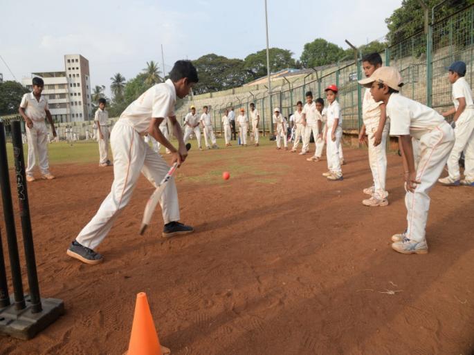 At least let cricket stay away from religion! | निदान क्रिकेटला (तरी) धर्मापासून दूर राहू  द्या !