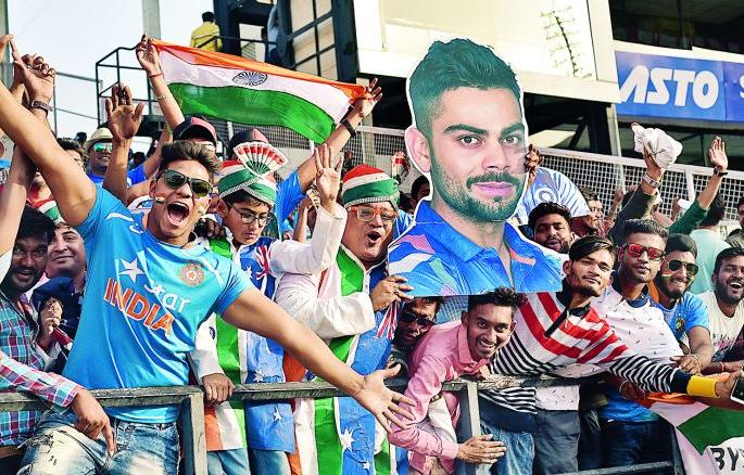Celebrating the victory of team India: Celebrations broke through fireworks | टीम इंडियाच्या विजयाचा उपराजधानीत जल्लोष : फटाके फोडून झाले सेलिब्रेशन Celebrating the victory of team India: Celebrations broke through fireworks | टीम इंडियाच्या विजयाचा उपराजधानीत जल्लोष : फटाके फोडून झाले सेलिब्रेशन