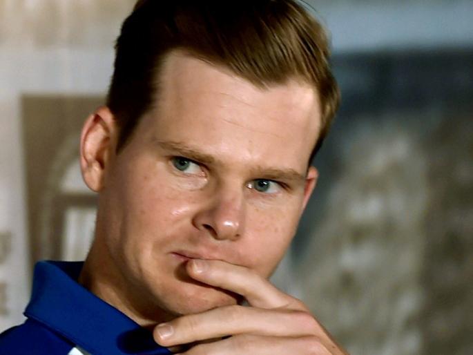 Bumrah and Bhuvneshwar present best-of-the-clock bolers - Steve Smithy praised Indian bowlers | बुमराह व भुवनेश्वर सध्याचे बेस्ट डेथ बोलर्स - स्टीव्ह स्मिथनं केलं भारतीय गोलंदाजांचं कौतुक