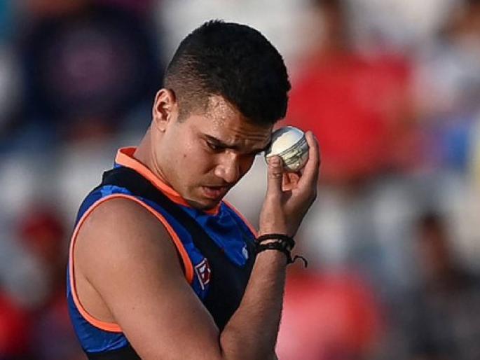 Mayank Agarwal drops Arjun Tendulkar from Deodhar Trophy final playing XI to include PBKS pacer | मयांक अग्रवालने फायनलच्या संघातून अर्जुन तेंडुलकरला वगळले, नेमके काय घडले?