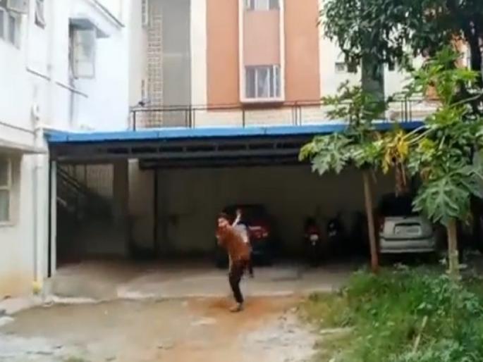 VIDEO: Neither Hindi nor English; watch cricket commentary video from Sanskrit | VIDEO: जाम भारी! ना हिंदी ना इंग्रजी; चक्क संस्कृतमधून क्रिकेट कॉमन्ट्री, व्हिडिओ पाहाच... VIDEO: Neither Hindi nor English; watch cricket commentary video from Sanskrit | VIDEO: जाम भारी! ना हिंदी ना इंग्रजी; चक्क संस्कृतमधून क्रिकेट कॉमन्ट्री, व्हिडिओ पाहाच...