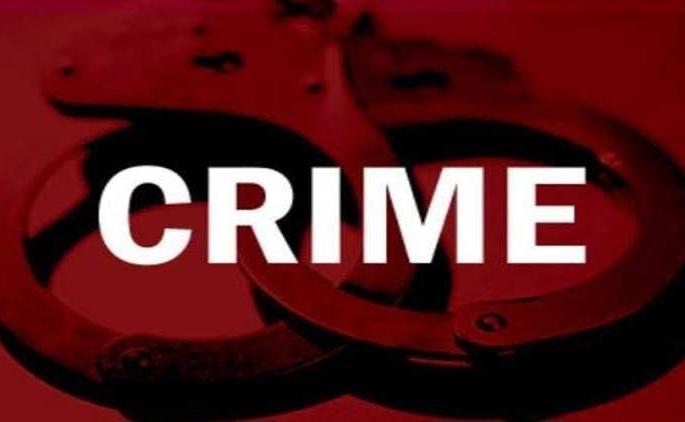 The boy, along with his friends, made a cinestyle attack on his father | मित्रांना सोबत घेऊन मुलाने केला वडिलांवरच सिनेस्टाईल प्राणघातक हल्ला The boy, along with his friends, made a cinestyle attack on his father | मित्रांना सोबत घेऊन मुलाने केला वडिलांवरच सिनेस्टाईल प्राणघातक हल्ला