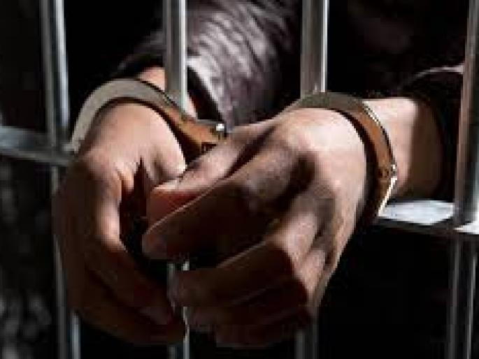 Deported criminals returned to Kolhapur during Ganeshotsav festival | Kolhapur: सणात हद्दपार गुन्हेगार परतले, पोलिसांनी चौघांना पुन्हा जेरबंद केले; अनेक आरोपी मोकाट Deported criminals returned to Kolhapur during Ganeshotsav festival | Kolhapur: सणात हद्दपार गुन्हेगार परतले, पोलिसांनी चौघांना पुन्हा जेरबंद केले; अनेक आरोपी मोकाट