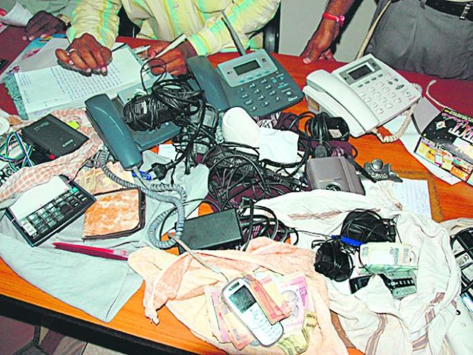 The crime branch of Nagpur raided on cricket satta adda | नागपूर गुन्हे शाखेची क्रिकेट अड्ड्यावर धाड The crime branch of Nagpur raided on cricket satta adda | नागपूर गुन्हे शाखेची क्रिकेट अड्ड्यावर धाड