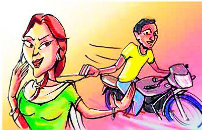 Gold chain snatchers hood loom in Nagpur | नागपुरात सोनसाखळी लुटारूंचा हैदोस Gold chain snatchers hood loom in Nagpur | नागपुरात सोनसाखळी लुटारूंचा हैदोस