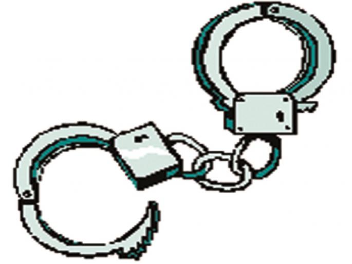 Ganja seized with hard-working car; Both arrested | काष्टीत कारसह गांजा जप्त; दोघांना अटक Ganja seized with hard-working car; Both arrested | काष्टीत कारसह गांजा जप्त; दोघांना अटक