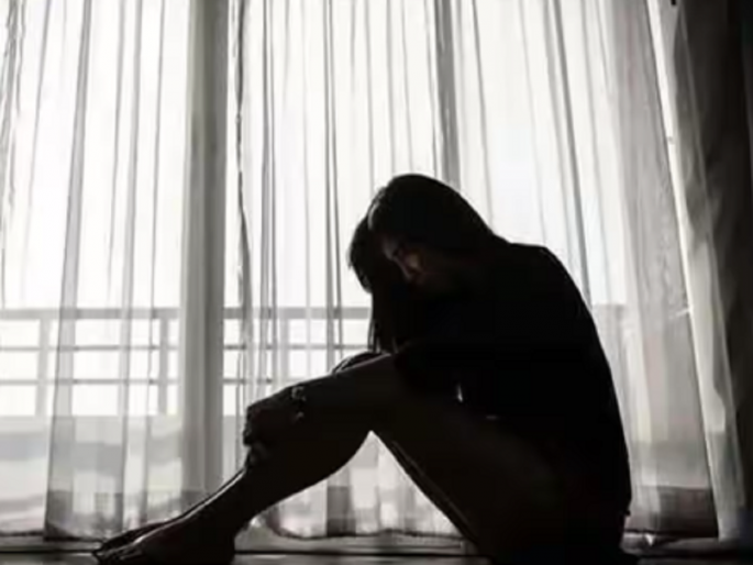 The girl was raped by threatening to make the photo viral | फोटो व्हायरल करण्याची धमकी देत मुलीवर अत्याचार; पोस्को अंतर्गत दोघांविरुध्द गुन्हा दाखल