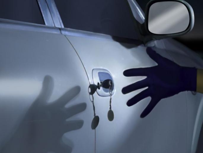 Theft made by the owner for the payment of insurance | विम्याच्या पैश्यासाठी मालकानेच केला चोरीचा बनाव Theft made by the owner for the payment of insurance | विम्याच्या पैश्यासाठी मालकानेच केला चोरीचा बनाव