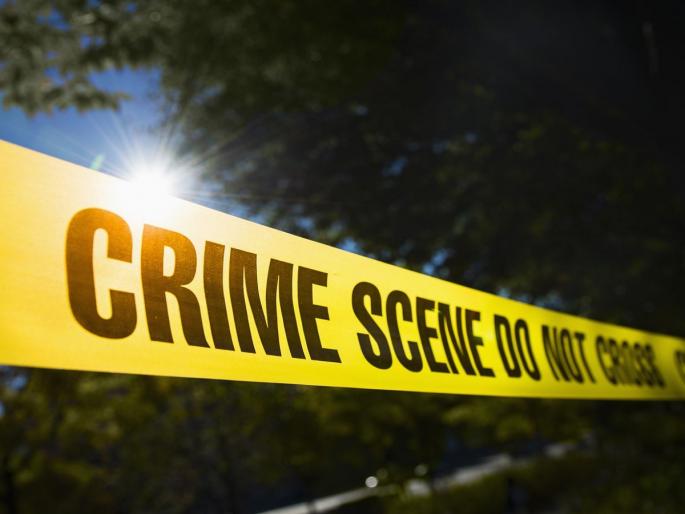 "Why are you picking up my family's phone?" Wife was beaten with a bucket; case registered | ‘‘तू माझ्या घरच्यांचे फोन का उचलते?" पत्नीला बादली, लाटण्याने केली मारहाण; गुन्हा दाखल "Why are you picking up my family's phone?" Wife was beaten with a bucket; case registered | ‘‘तू माझ्या घरच्यांचे फोन का उचलते?" पत्नीला बादली, लाटण्याने केली मारहाण; गुन्हा दाखल