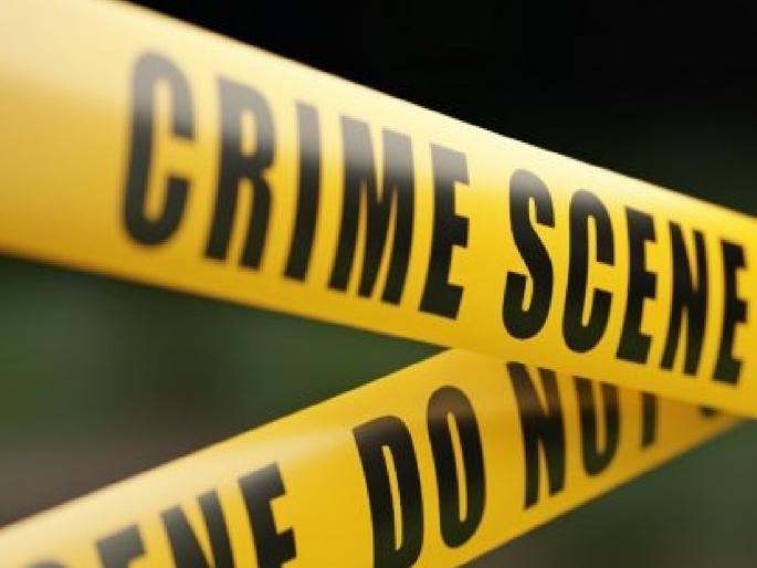 LIC employee brutally beaten by MNS workers in Chiplun Ratnagiri district, Criminal charges filed against tens of people | Ratnagiri News: मनसे कार्यकर्त्यांनी एलआयसी कर्मचाऱ्याला केली बेदम मारहाण, दहाजणांवर गुन्हा LIC employee brutally beaten by MNS workers in Chiplun Ratnagiri district, Criminal charges filed against tens of people | Ratnagiri News: मनसे कार्यकर्त्यांनी एलआयसी कर्मचाऱ्याला केली बेदम मारहाण, दहाजणांवर गुन्हा