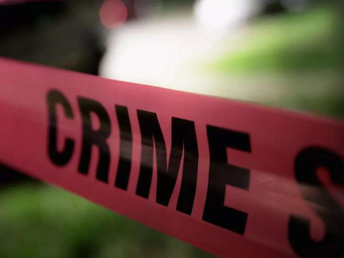 Shocking ... son smashes his fathers head with ax for a government job | धक्कादायक...सरकारी नोकरीसाठी मुलाने वडिलांचे कुऱ्हाडीने तुकडे केले