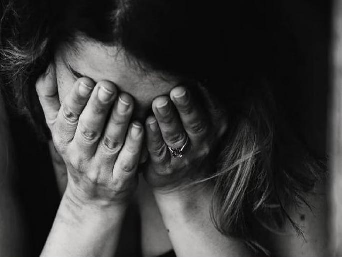 Displeased with her daughter's love affair, her father made her private video viral on social media | मुलीच्या प्रेमप्रकरणामुळे नाराज वडिलांनी सोशल मीडियावर व्हायरल केला तिचा प्रायव्हेट व्हिडीओ Displeased with her daughter's love affair, her father made her private video viral on social media | मुलीच्या प्रेमप्रकरणामुळे नाराज वडिलांनी सोशल मीडियावर व्हायरल केला तिचा प्रायव्हेट व्हिडीओ