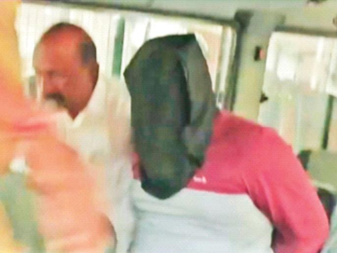 He used to consume marijuana himself; he would 'hunt' for girls while drunk; Gawli had started a marijuana sales den near his home | स्वत: करायचा गांजाचे सेवन; नशेत करायचा मुलींची ‘शिकार’; गवळीने घरापाशीच सुरू केला होता गांजा विक्रीचा अड्डा