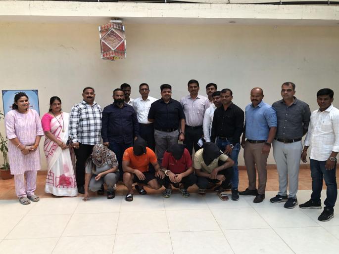 Navi Mumbai: Criminals arrested in Sarai of Delhi, theft of vehicles in Navi Mumbai, theft of gold chain  | दिल्लीच्या सराईत गुन्हेगारांना उलवेतून अटक, नवी मुंबईत वाहनचोरी, सोनसाखळी चोरीचे गुन्हे  Navi Mumbai: Criminals arrested in Sarai of Delhi, theft of vehicles in Navi Mumbai, theft of gold chain  | दिल्लीच्या सराईत गुन्हेगारांना उलवेतून अटक, नवी मुंबईत वाहनचोरी, सोनसाखळी चोरीचे गुन्हे