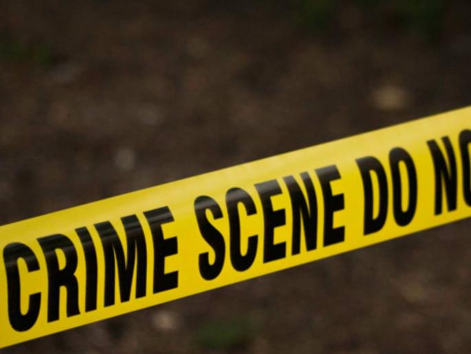 Crime News Husband was carrying wife's body on a bike, police arrested him | Crime News : धक्कादायक! पत्नीचा मृतदेह दुचाकीवर घेऊन फिरत होता, पतीला पोलिसांनी अटक केली