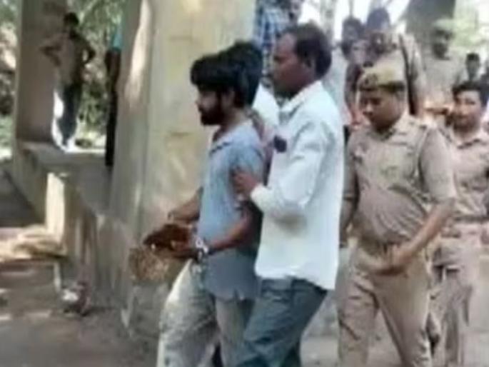 Son jailed, shocked father ends life, something happened during funeral, 7 policemen suspended | मुलाला तुरुंगवास, धक्का बसलेल्या वडिलांनी संपवलं जीवन, अंत्यसंस्कारावेळी घडलं असं काही, ७ पोलीस निलंबित Son jailed, shocked father ends life, something happened during funeral, 7 policemen suspended | मुलाला तुरुंगवास, धक्का बसलेल्या वडिलांनी संपवलं जीवन, अंत्यसंस्कारावेळी घडलं असं काही, ७ पोलीस निलंबित