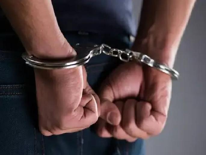 Those who killed a youth in broad daylight in Nashik arrested within 12 hours; Three people were shackled | नाशिकमध्ये भर दिवसा युवकाचा खून करणाऱ्यांना 12 तासांत अटक; तीन जणांना घातल्या बेड्या Those who killed a youth in broad daylight in Nashik arrested within 12 hours; Three people were shackled | नाशिकमध्ये भर दिवसा युवकाचा खून करणाऱ्यांना 12 तासांत अटक; तीन जणांना घातल्या बेड्या